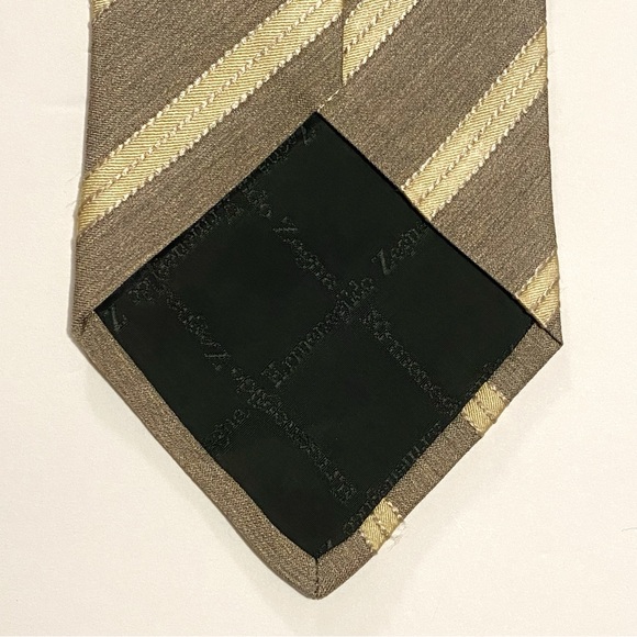 ERMENEGILDO ZEGNA CREAM TAN BROWN  DIAGONAL STRIPE LINES PRINT SILK NECK TIE - Picture 5 of 7